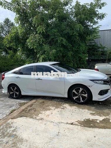 Honda Civic 2018 1.8 E - 60000 km đăng ký 2017