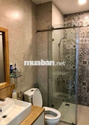 Cho thuê nhà đẹp full nội thất 4x10 trệt hai lầu sân thượng