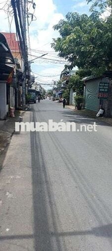 Bán nhà mặt tiền gần nhà thờ long bình