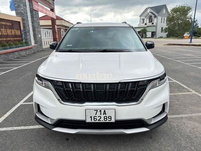 Kia Carnival 2023 Luxury 2.2D - 60 km