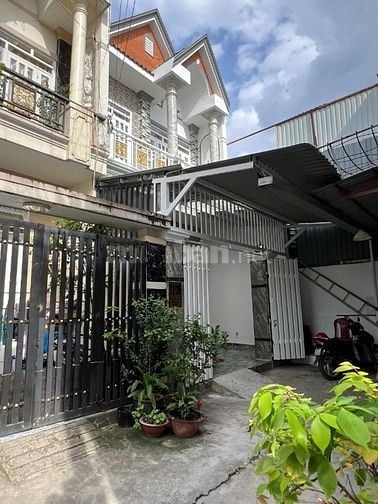 Bán nhà đẹp đường Bà Điểm 5, Hóc Môn, gần chợ Bà Điểm - SH riêng