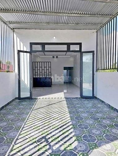 Kẹt tiền bán gấp nhà Đ.Nguyễn Thị Lắng, củ chi 120m2 SHR. Giá 800Tr