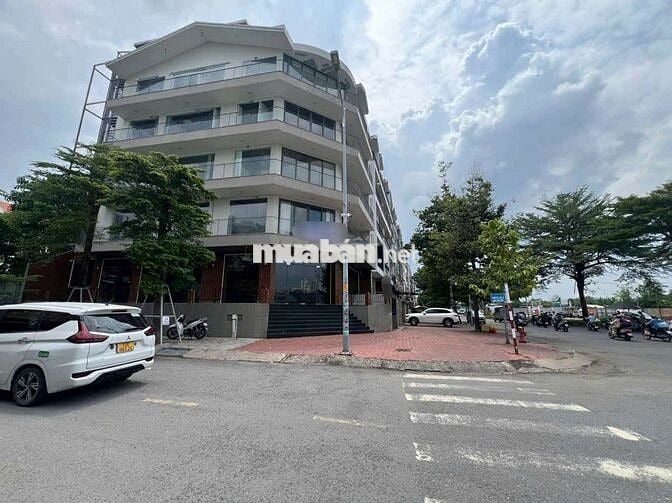 CHO THUÊ TÒA NHÀ VĂN PHÒNG HIỆN ĐẠI MỚI 100% TẠI TRUNG TÂM QUẬN 7