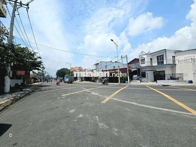 ĐẤT LÁI THIÊU TIỆN ĐI LÀM SÀI GÒN
Diện Tích. 5,5 x 19 = 105m²
