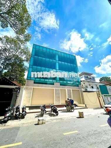 Tòa mới xây mặt tiền cách mạng tháng 8, dt. 10x20m 1 hầm 4 lầu st
