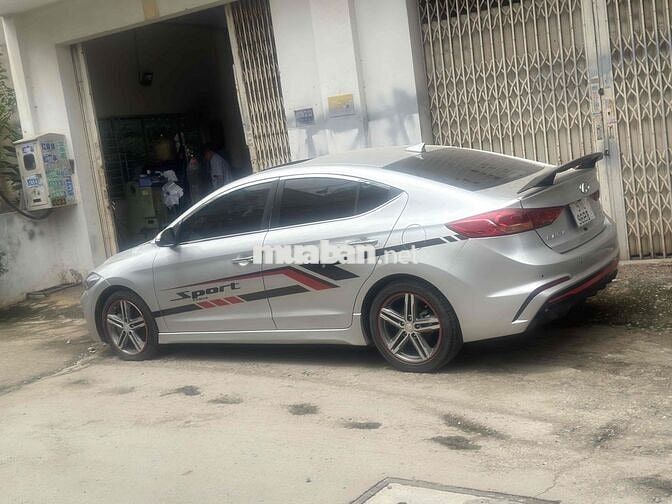 Hyundai Elantra 2018 1.6 turbo- Sport -77533 km