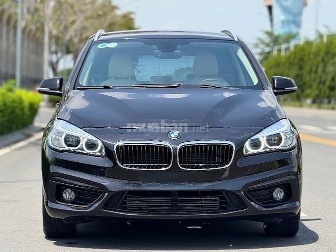 Bán BMW 218i sản xuất cuối 2015 lăn bánh 01.2016 , màu nâu nho đậm 