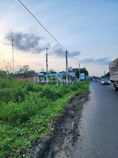 Cần tiền cho con du học bán gấp lô đất tại Quốc lộ 91, 27 tỷ, 1400m2, 