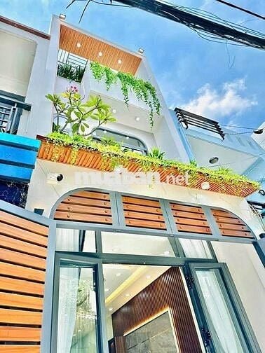 SỐC! NHÀ ĐẸP CHO THUÊ- 1025A Cách Mạng Tháng Tám  - 4,5x17 250m sàn