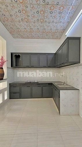 Bác 6 gửi bán căn nhà ở đường Lý Nam Đế , Thị Trấn Hóc Môn. DT 100m2, 