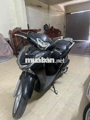 cần bán xe sh 150 2019
