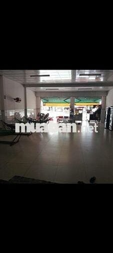 Mặt bằng kinh doanh Diên tích 100 m2 gần ngã tư