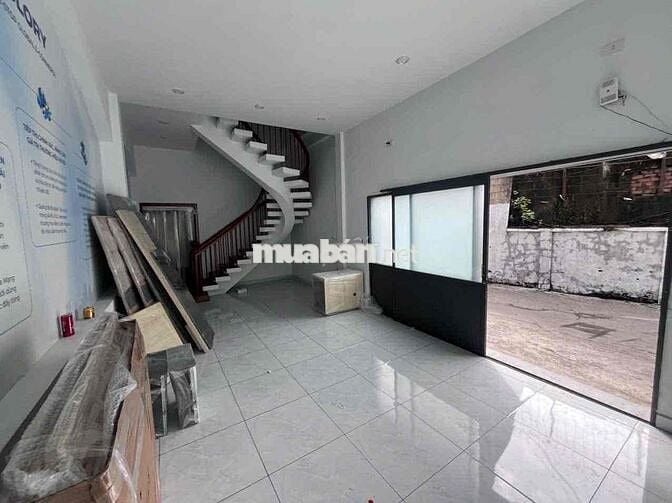 CHO THUÊ NHÀ 2 GÓC MẶT TIỀN MĂT TIỀN SÁNG ĐẸP BÊN HÔNG ĐỂ XE ĐƯỢC