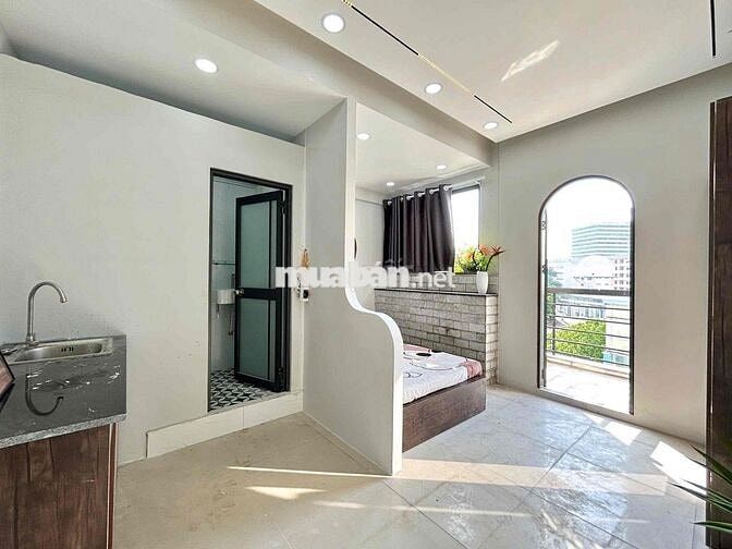 Căn Hộ Full Nội Thất Ban Công Giáp Q1 Ngay Lê Văn Duyệt