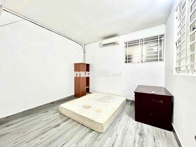 CHO THUÊ CĂN HỘ TRUNG TÂM QUẬN 10 CÓ CỬA SỔ NHÀ WC RIÊNG