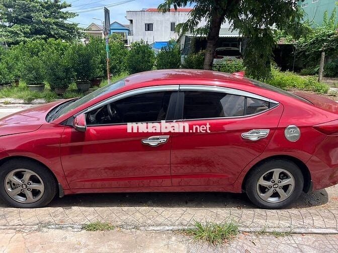 Cần bán e xe gia đình hyndai elantra gps 2017