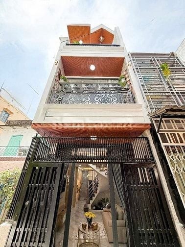 Nhà Ngộp 46m2 Ngay Ngô Tất Tố Bình Thạnh. Giá 2 tỷ 100. Cho thuê 12tr