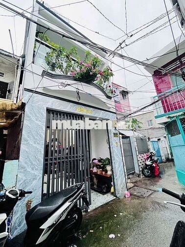 - Vị trí: Căn góc 3 mặt Hẻm Bãi Sậy, P.8, Q.6 c