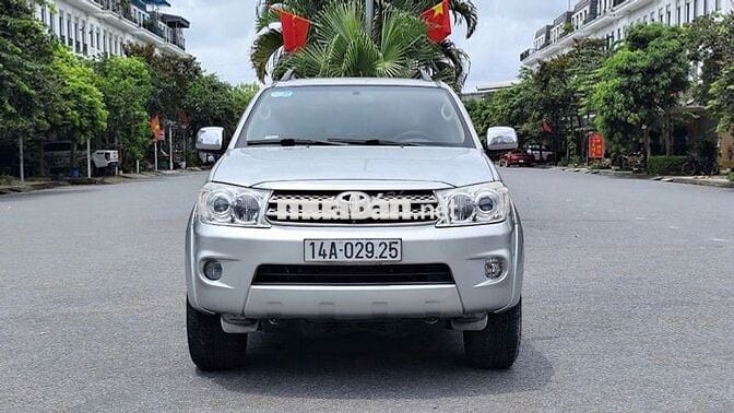 Toyota Fortuner V 2011 -  315 Triệu