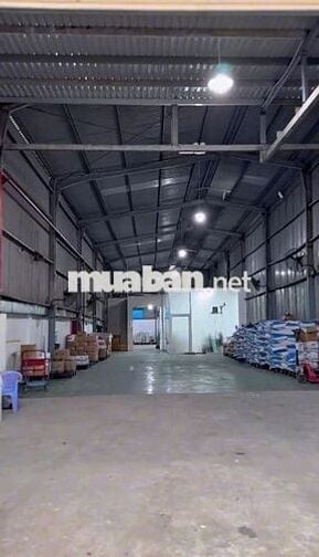 Cần cho thuê gấp kho đẹp với giá rẻ diện tích 730m2 ở Huỳnh Tấn Phát