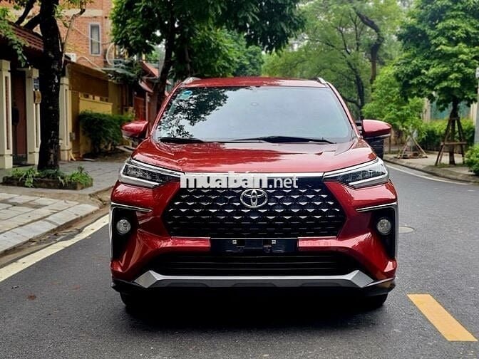 Toyota Veloz 2023 số tự động, màu đỏ zin