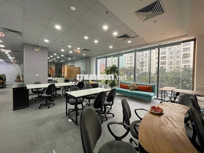 Cho thuê văn phòng tại đường Đặng Tiến Đông sàn 100m2 thông sàn đẹp.