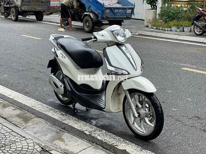 Liberty 2019 màu trắng