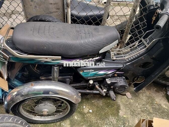 Cần bán xe 3 bánh