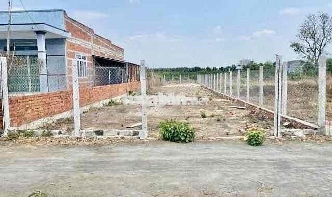 CHỦ KẸT TIỀN BÁN GẤP ĐẤT THỔ CƯ 250M2 GIÁ 380trđ