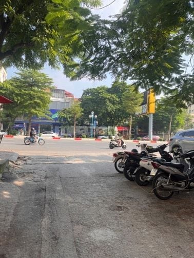 Siêu phẩm 7 tầng thang máy Hoàng Quốc Việt, tầm nhìn mới, đẳng cấp5sao