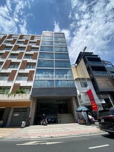 Giảm 10 tỷ! Tòa nhà MT ngay Phan Đăng Lưu Phú Nhuận (9x30m) hầm 5 tầng