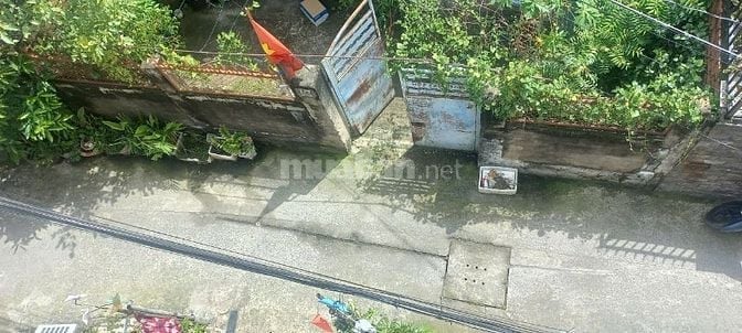 Nhà ngang 4m dài 16m, cấp 4 cũ.3,5 tỷ .