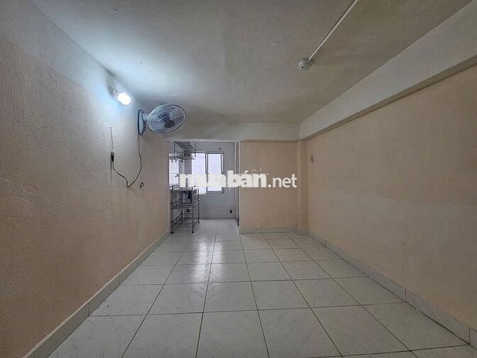 Studio cửa sổ trời gần Huflit có Thang Máy ngay vòng xoay Lê Đại Hành