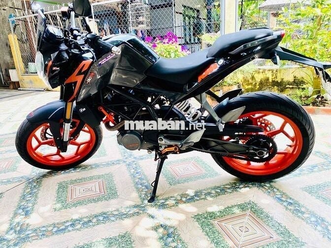 KTM duke 200