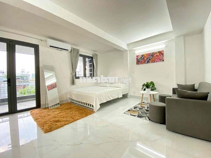 STUDIO BAN CÔNG SIÊU RỘNG 30M2 SÁT PHÚ MỸ HƯNG FULL NỘI THẤT