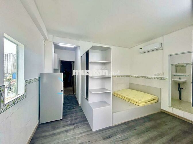 Căn Hộ Full nội thất rộng 25m2 có Bancol, đối diện bế xe miền đông