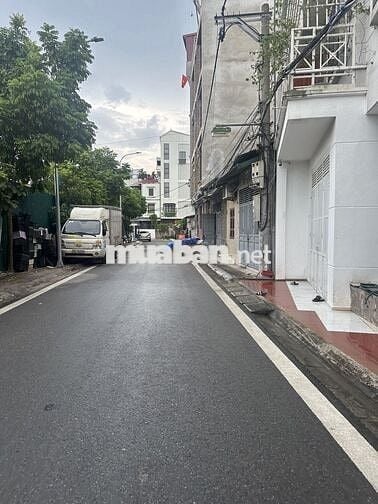 Bán nhanh 42m2 Đại Cát, có nhà C4, gần đường ô tô