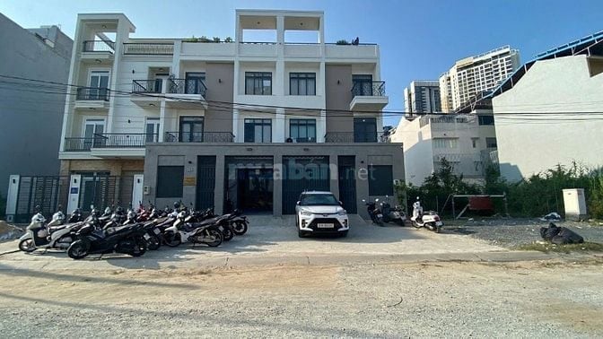 Cho thuê nhà phố 3 tầng  , KDC Cantavil , p An Phú , Quận 2 cũ , 