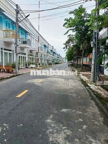 Cho thuê nhà khu dân cư the bush Trần Quang Diệu đầy đủ nội thất