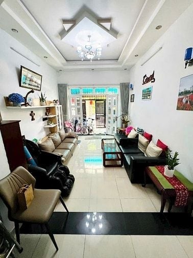 Cần bán nhà 3 lầu hẻm xe hơi quay đầu giá 7,2 ty Q2