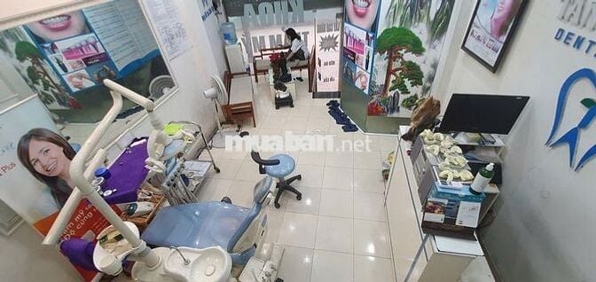 Nhà mặt phố Nguyên Hồng 60m², vỉa hè 2m5, ô tô đỗ, tiện kinh doanh