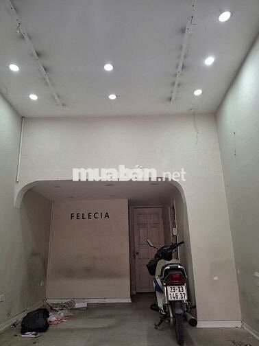 Cần cho thuê cửa hàng mặt phố số 209 Kim Mã 35m2 +gác xép 10m2
