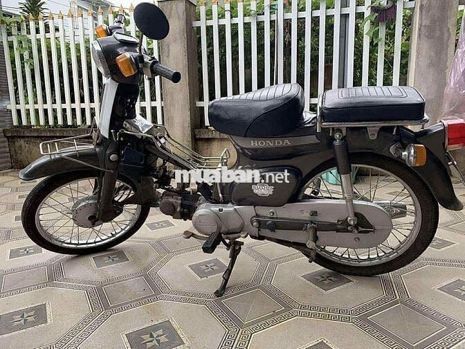 Bộ máy xe tốt tu sửa đi đc 1 năm h ko đi nên bán