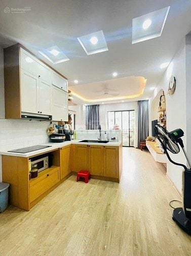 Cần bán gấp mặt tiền 92 Phổ Quang,Q TB. - Dt: 4x20m giá 21.5 tỷ