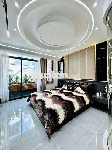 Cho thuê chdv 10pn 10wc nội thất xịn