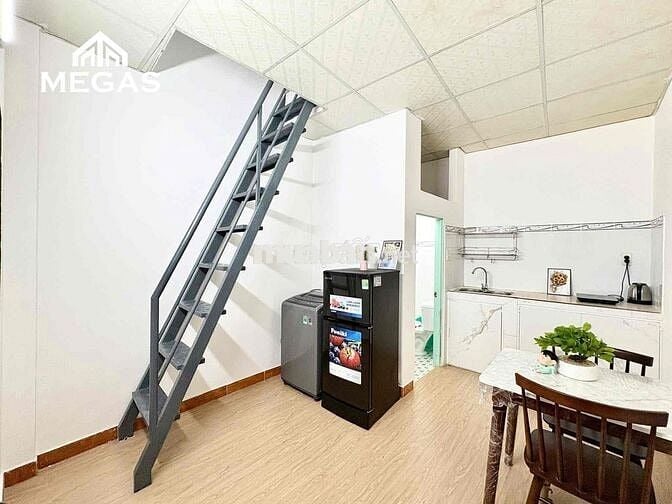 CĂN HỘ DẠNG 1 TRỆT - 1 LẦU - GÁC 2M - BAN CÔNG - TRUNG TÂM QUẬN 7