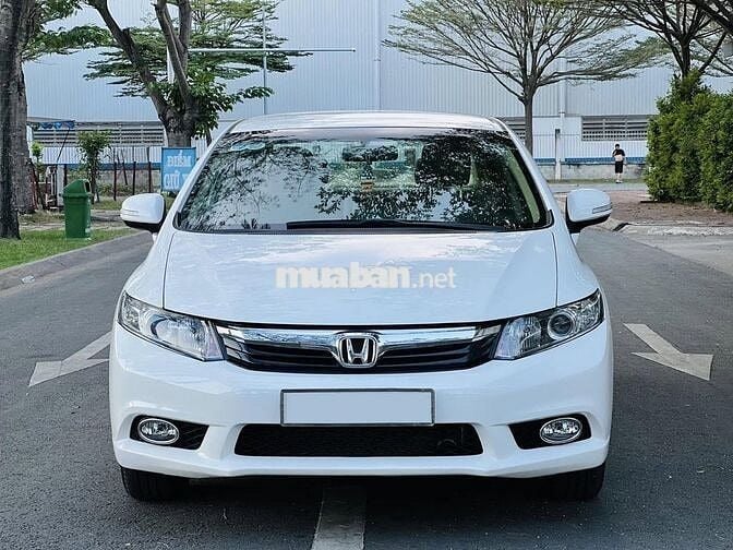 Honda Civic 1.8AT 2014 màu trắng