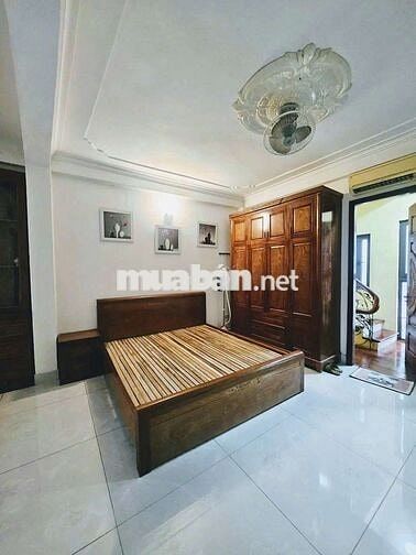 Cho thuê căn hộ 30m2 full đồ ban công thoáng tại Đê La Thành Nhỏ