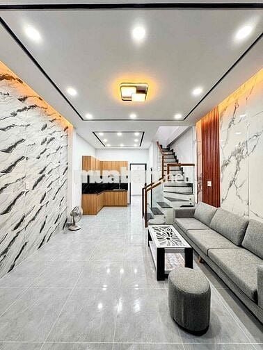 CHO THUÊ NHÀ NGUYÊN CĂN 3 PHÒNG NGỦ SIÊU RỘNG-BAN CÔNG Ở NGÃ TƯ 4 XÃ