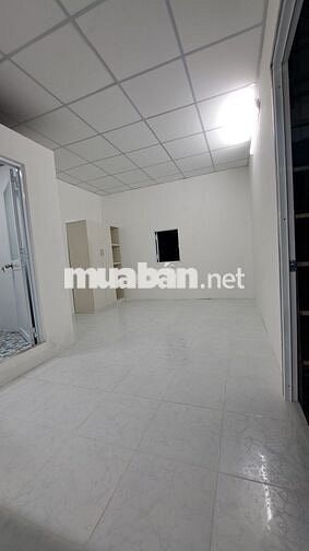 PHÒNG THANG MÁY SÂN THƯỢNG CHO THUÊ